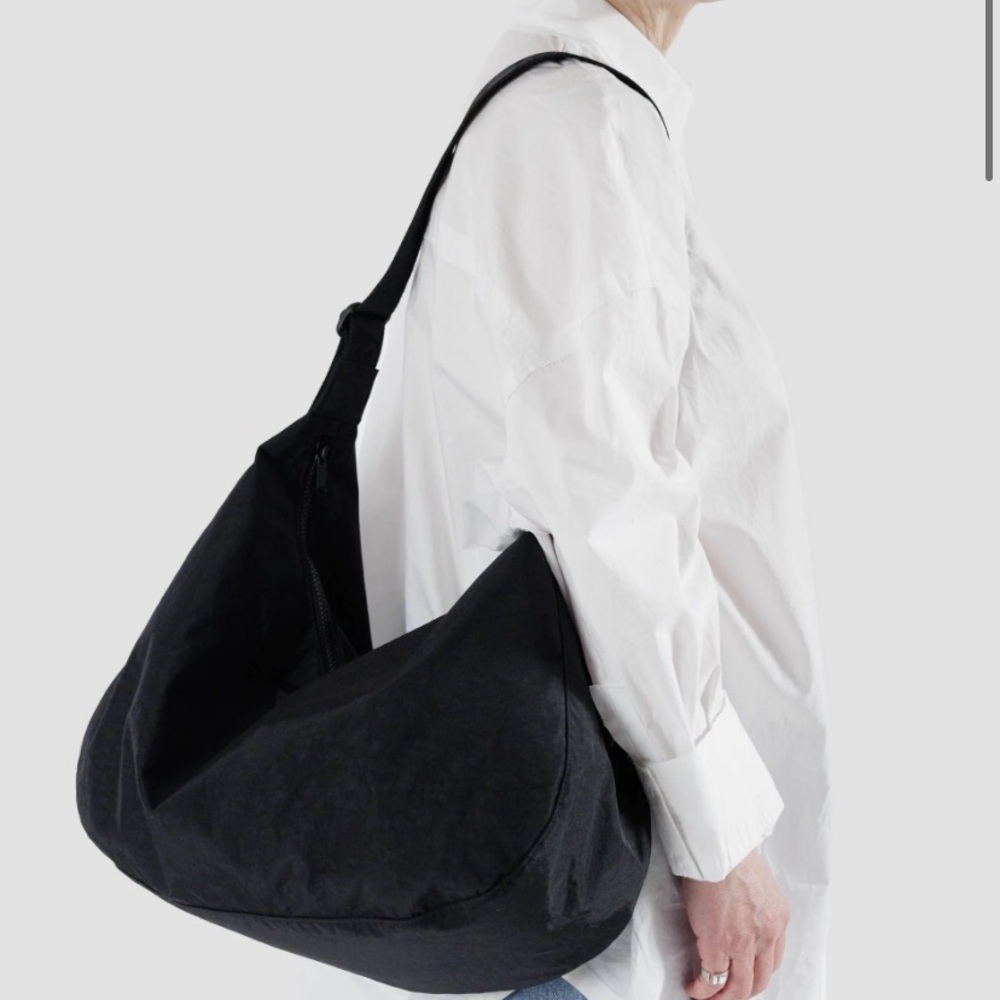 BAGGU Nylon Large Crescent Bag - BLACK